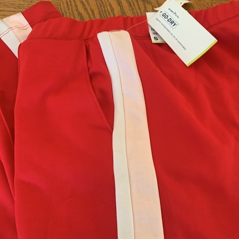 Old Navy red jogger pants NWT - Picture 5 of 11